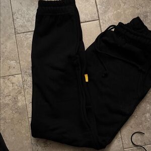 Yellow the label-Women's Black sweats